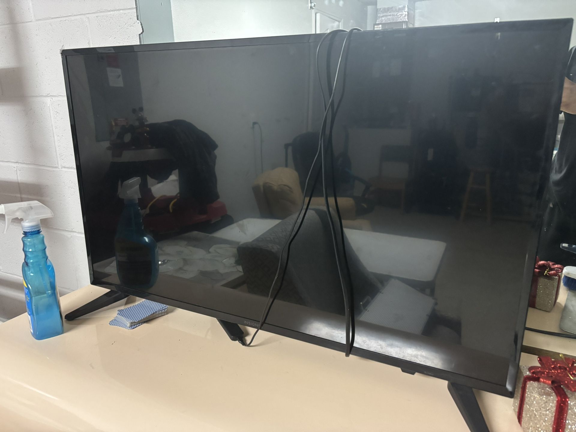Insignia TV