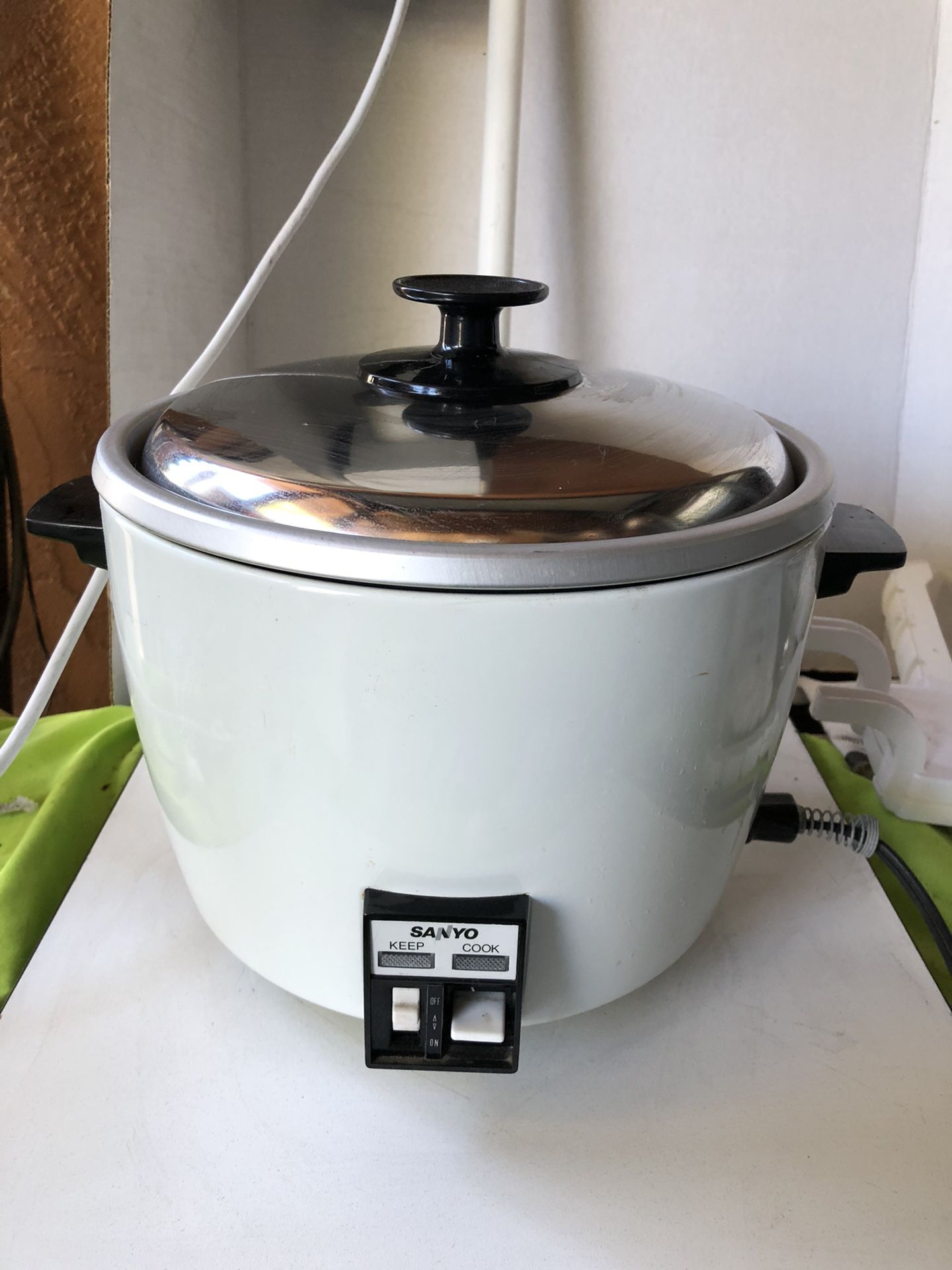 Like New Sanyo thank God rice cooker made in Japan for Sale in
