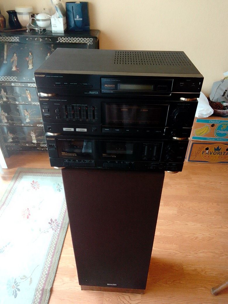Sharp Stereo Synthesizer Tuner + Speaker