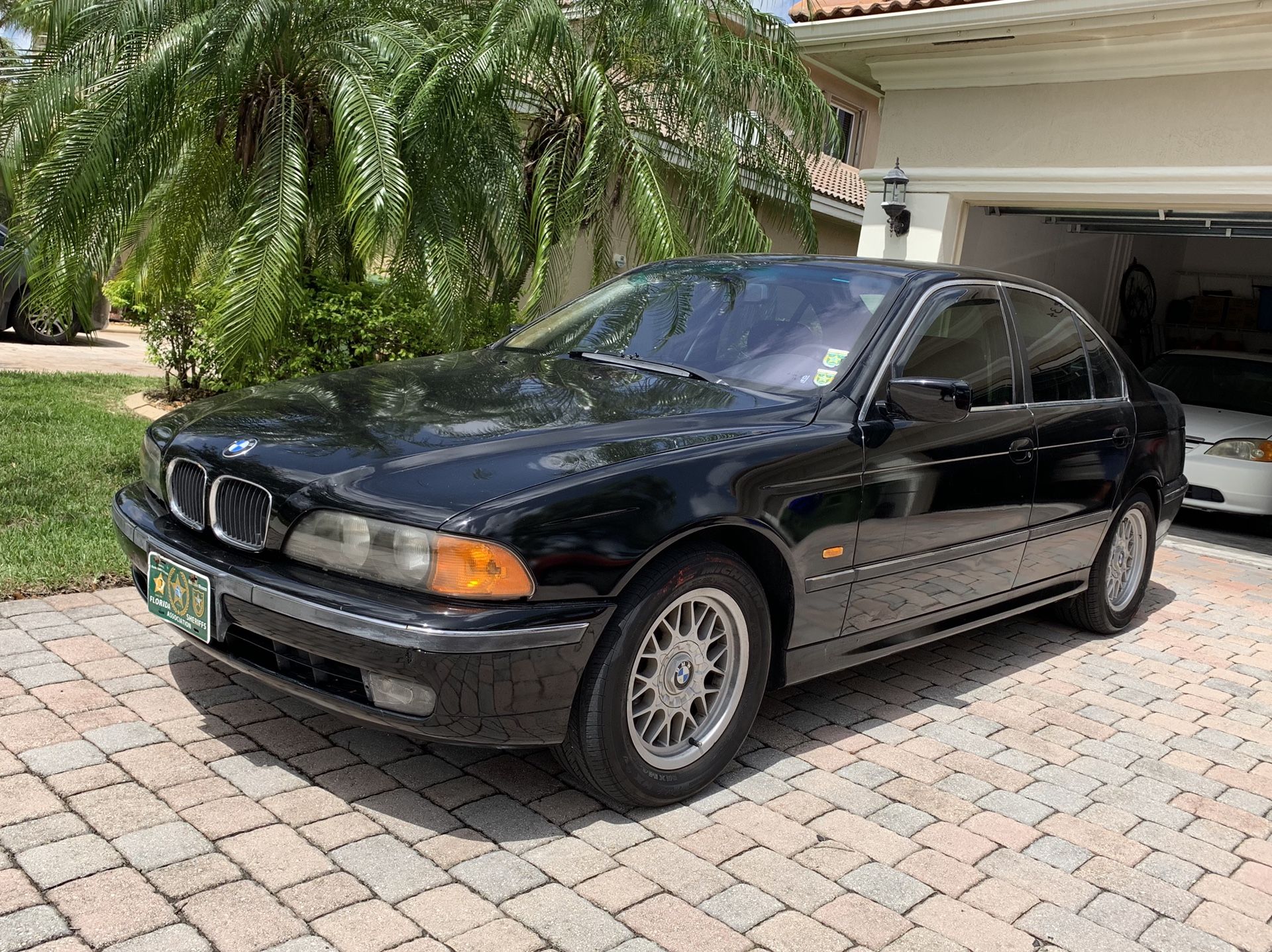 2000 BMW 528i