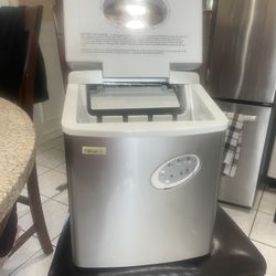 Ice Maker 