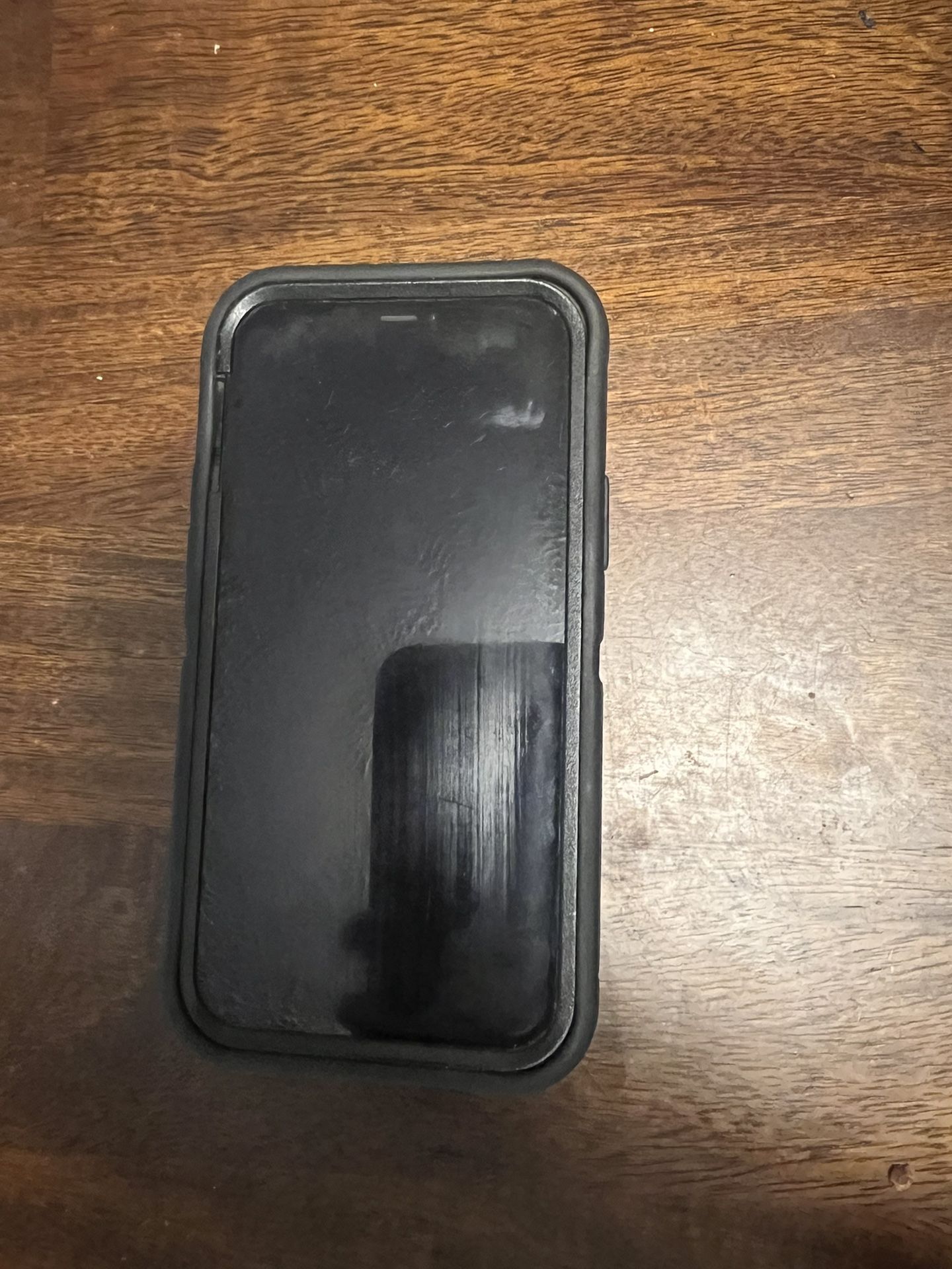 iPhone. 12