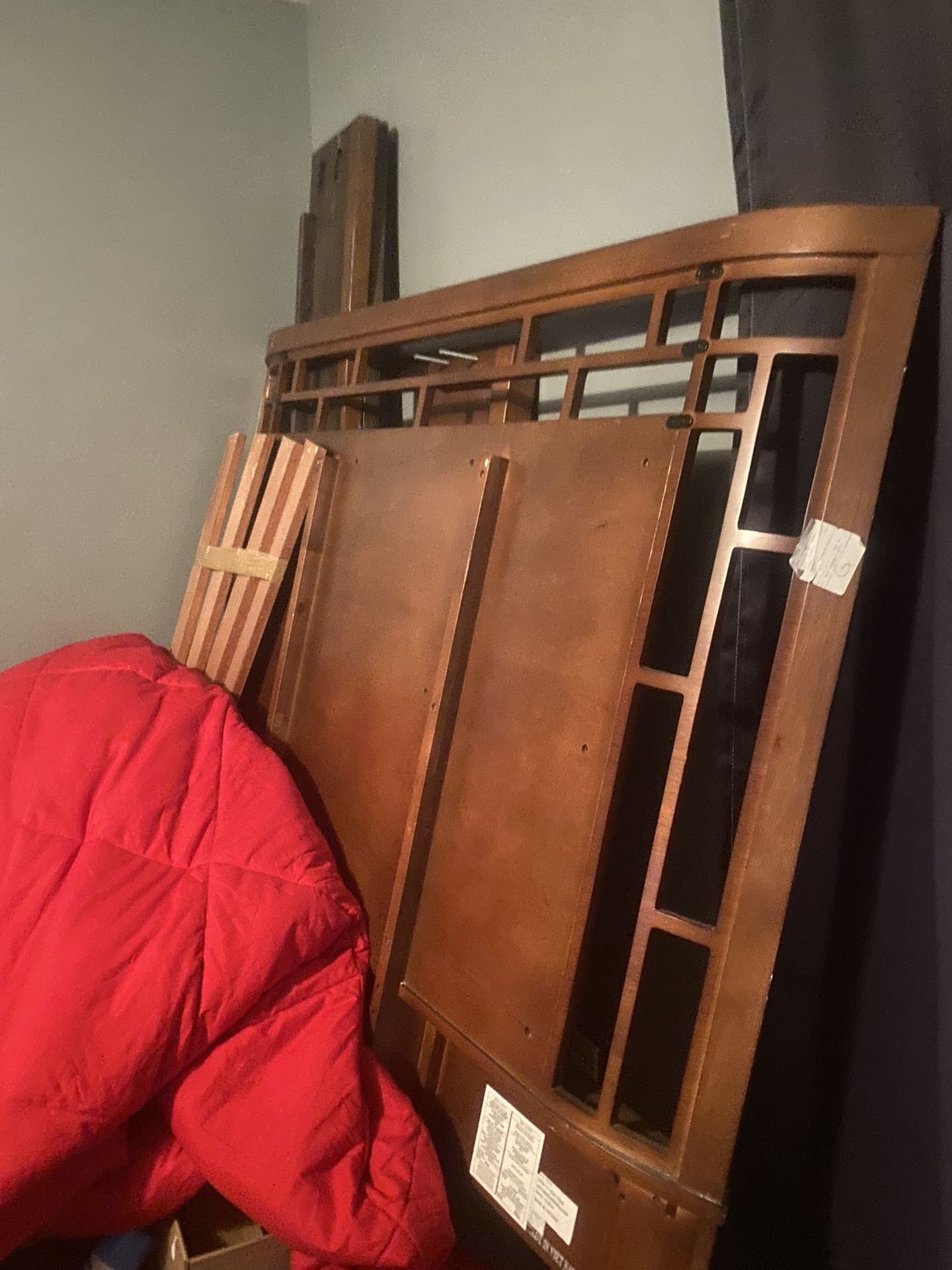 Tommy Bahama Wood Bedframe