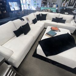 Gorgeous White Sectional $3999❗️😍