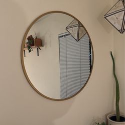 Circle Mirror With Gold Rim 