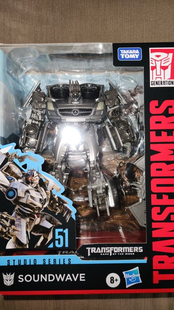 Transformers Studio Series Soundwave 