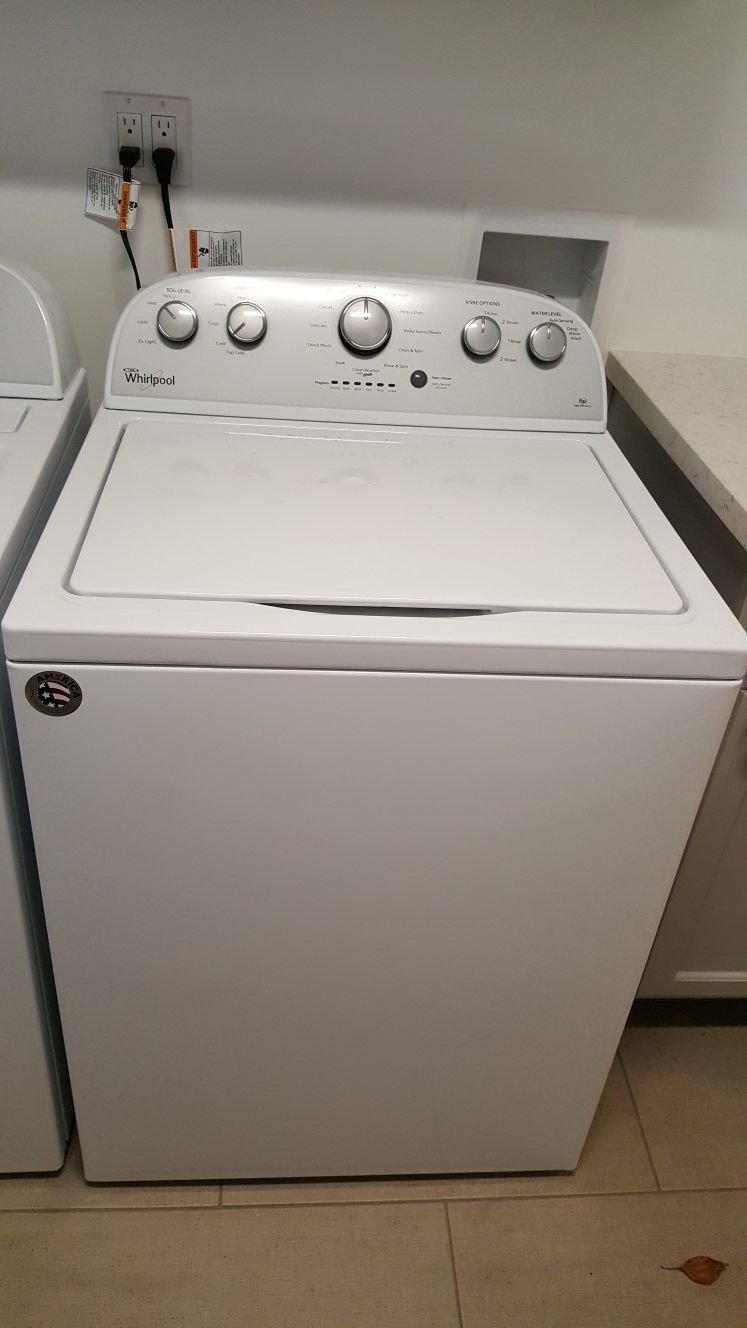 Whirlpool 3.5 cu.ft. Top Loader Washer - WTW4816FW1