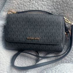 Michael Kors Mini Cross Bag
