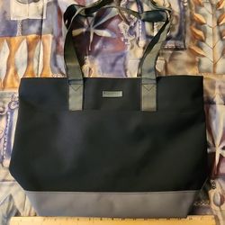 Kenneth Cole Reaction Tote Bag Purse Black & Olive Green Man or Woman Tote