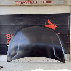 2013 Traverse hood OEM 2017