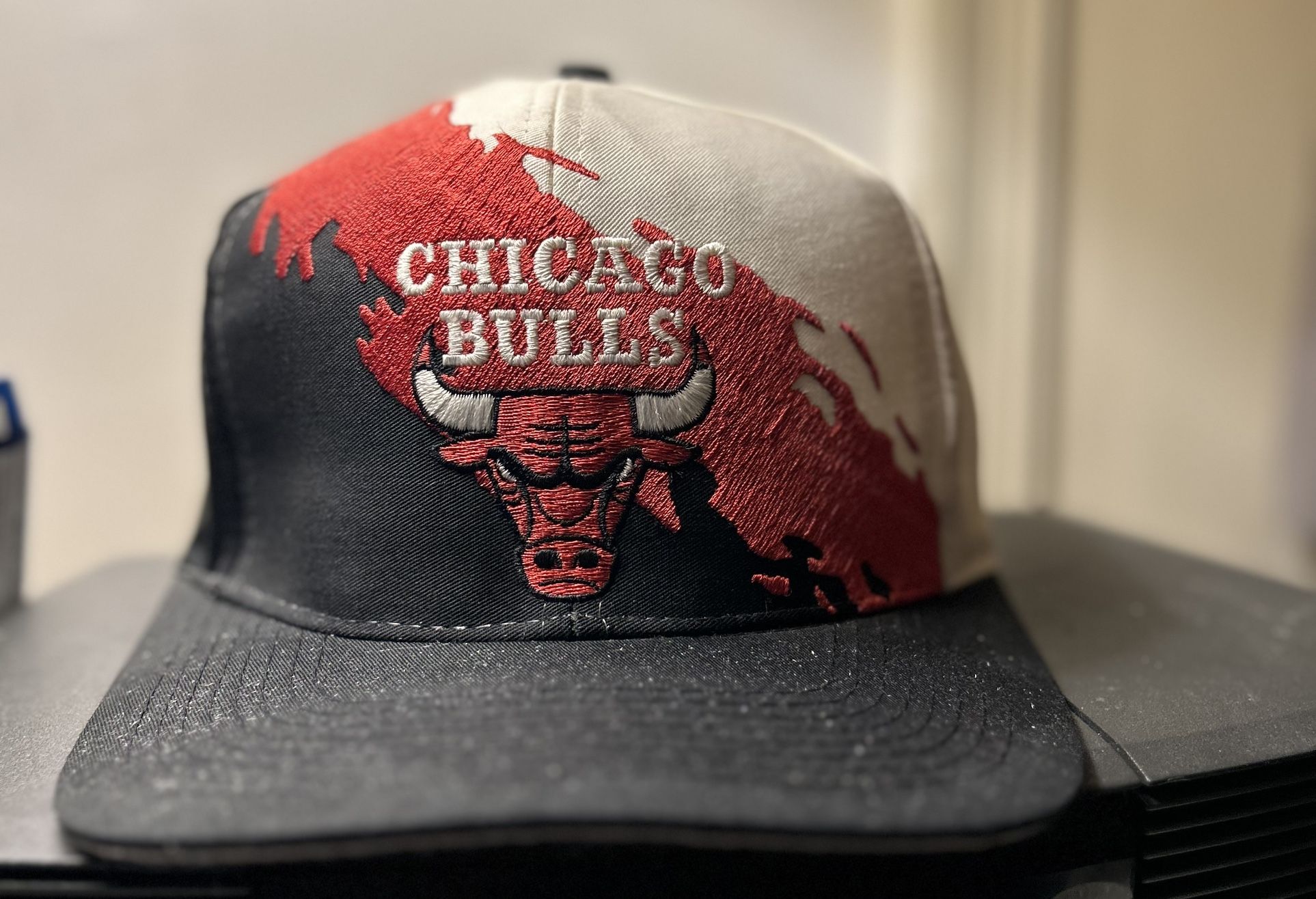 Vintage 90’s Chicago Bulls Logo 7 Paintbrush SnapBack Pristine