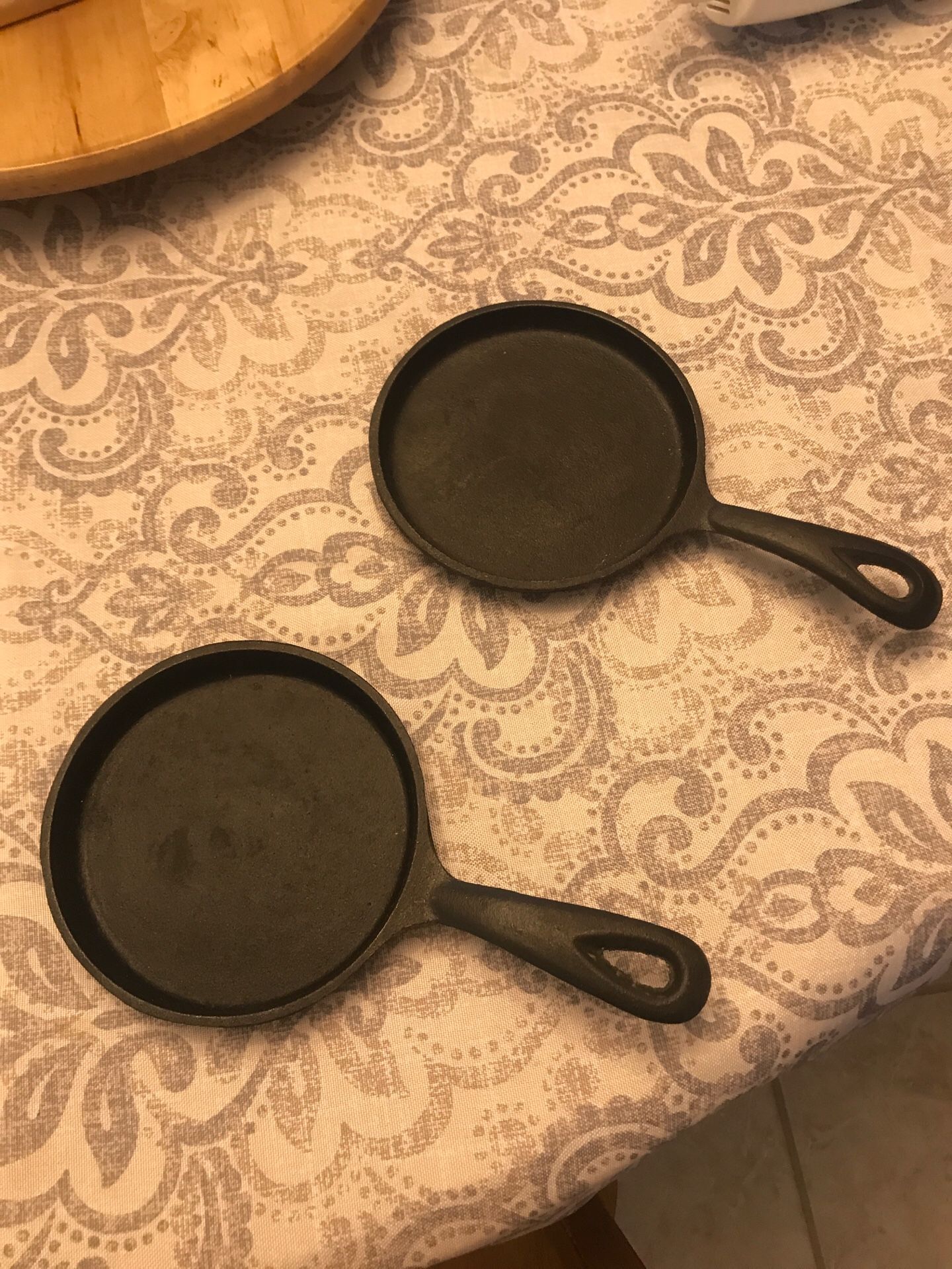 Cast iron cookie skillets