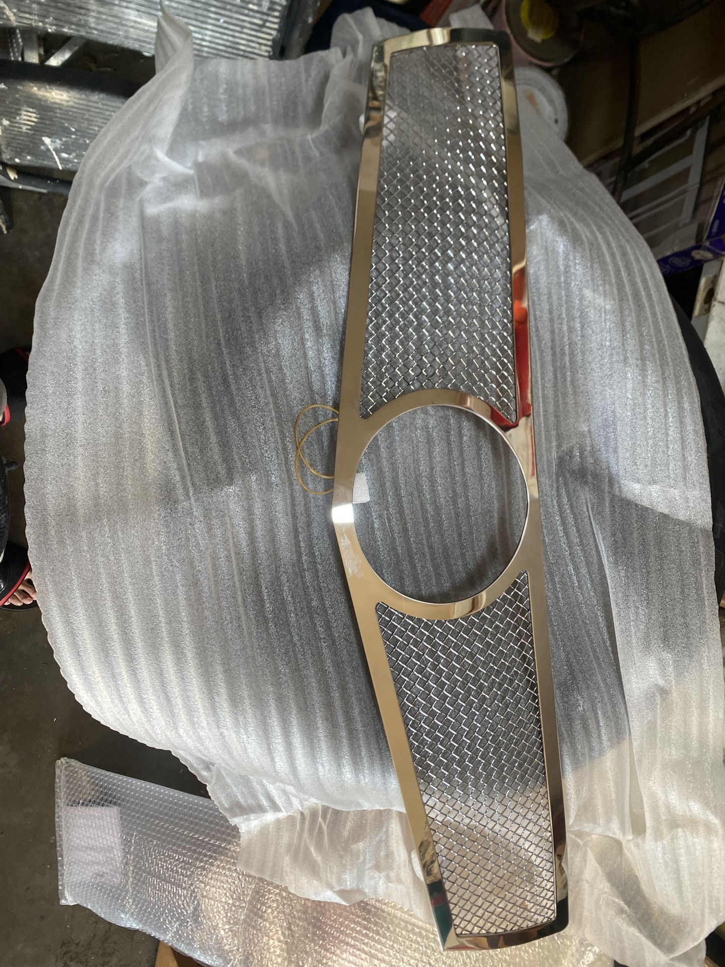 Mesh chrome grill 