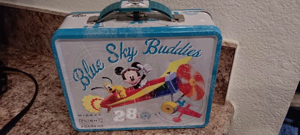 Disney Mickey Mouse Tin lunch Box
