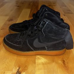 nike high LV8 suede