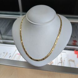 14k Gold Gucci Necklace 24.4 Grams 24 Long If You Are Interested Please Ask For Maribel Thank You 🙂🙂