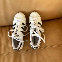 Size 6.5 Adidas Sambas