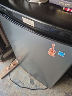 Danby mini fridge only $20