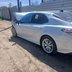 2019 TOYOTA CAMRY XLE PARTS 