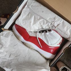 🔥 Jordan 11 Cherry Red – Size 11 – Clean w/ Box