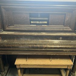 Antique Piano 