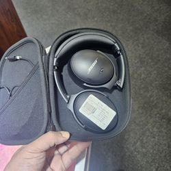 Bose Quiet Comfort 45 Noise Cancelling Headphones. ASK FOR RYAN. #4(contact info removed)301-03