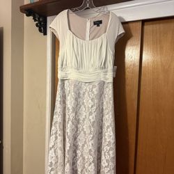Elegant Cream Lace Dress - Never Worn