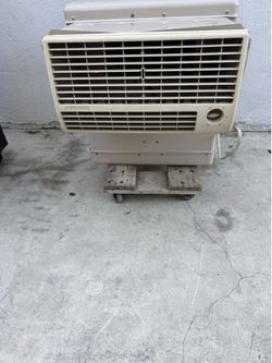 Small swamp cooler. Champion 2800 cfm