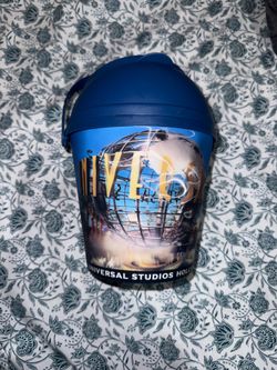Universal Studios Hollywood - Pre-Owned Round Popcorn Bucket w/ Lid and Handle