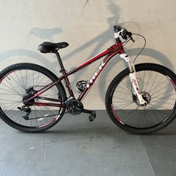 BICYCLE TREK 24 SPEED SIZE 29 BRAND NEW 