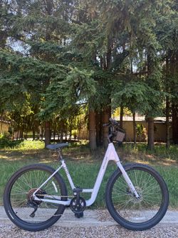 Specialized Roll 3.0 Low-Step Comfort Bike – Large Frame - Step Thru Lightweight Bicycle Commuter