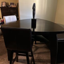 Dining table/6 Chairs & 1 Bench/viene Con 6 Silas Y Una Banca 