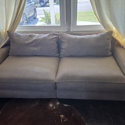 Couch / Loveseat 