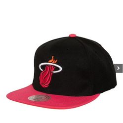 NBA Miami Heat Mitchell and Ness Team DNA 2 Tone Snapback Black Pink Cap Hat NWT
Brand new with tag
100 percent authentic 
Ship the same business day
