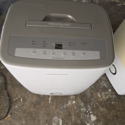 Dehumidifier 