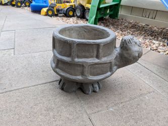 Vintage Solid Cement "Turtle Planter" Heavy Great Display!!