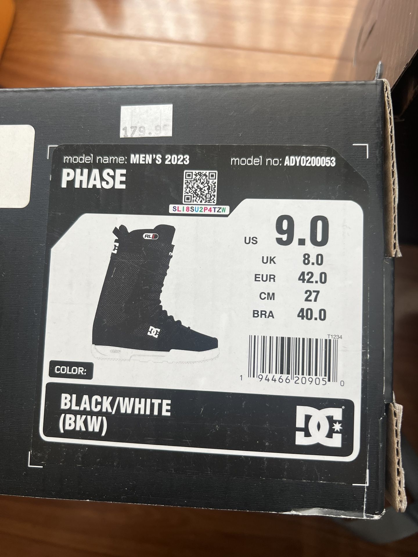 kn 2025 KAWASAKI NINJA® ZX™ 6R NON-ABS PEARL ROBOTIC WHITE