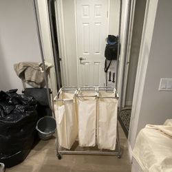 Close Hanger Storage