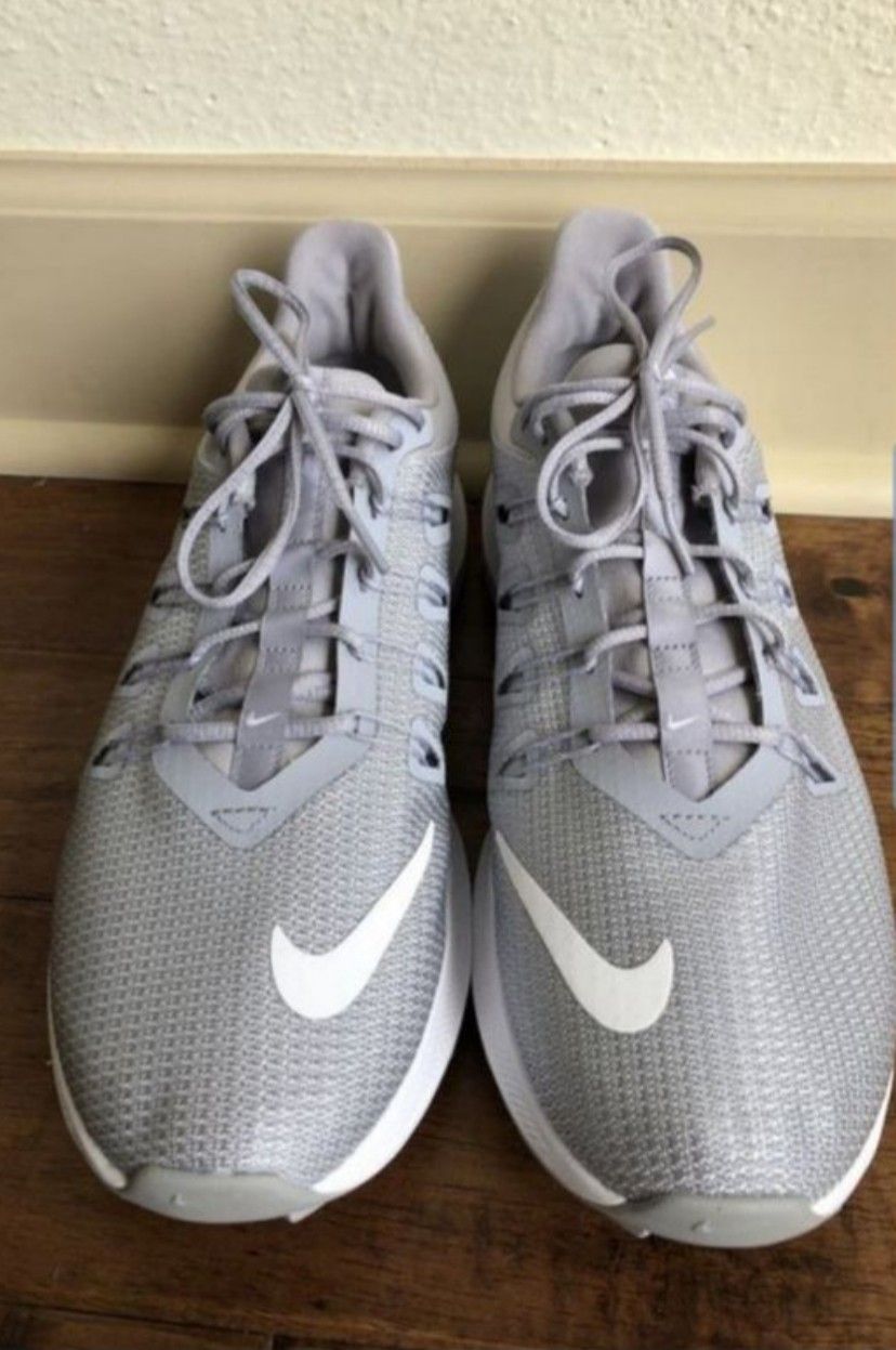 NEW Men’s Nike Quest Running Shoes Grey Size 10 ( NO BOX)