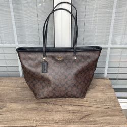 Never Used Coach Bag. 