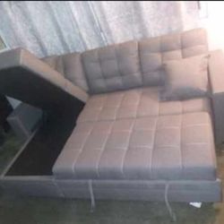 2pcs Sectional Sofa w/ storage chaise & pullout bed