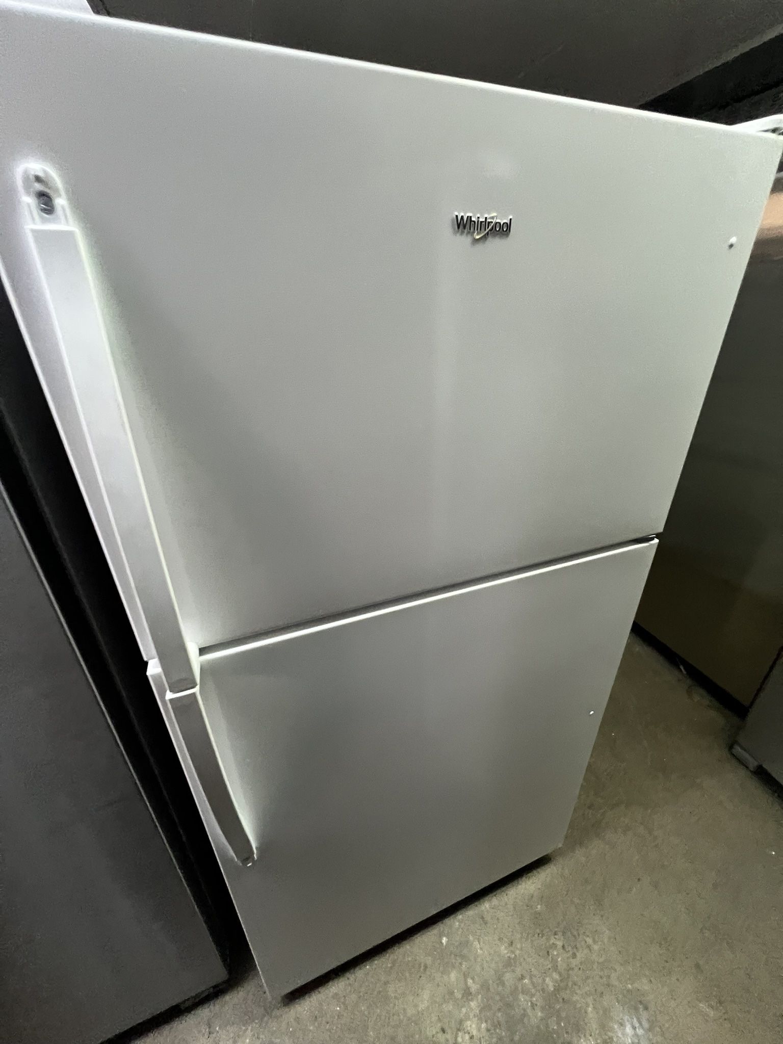 Whirlpool Top Freezer Fridge 21cf