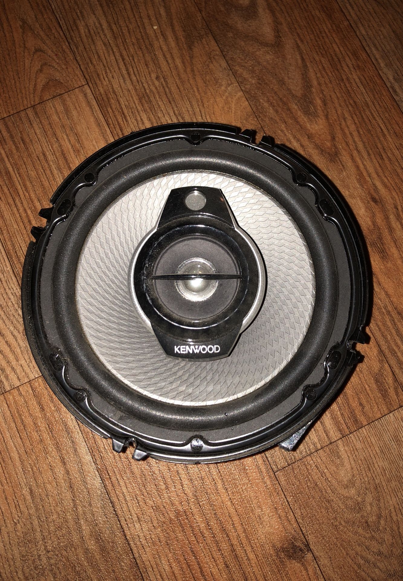 Kenwood Excelon KDC-X398 CD deck & 3 Way 6 1/2’s