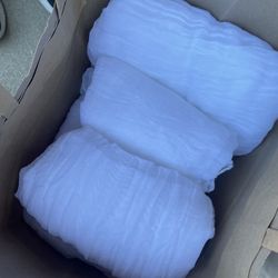 White cheesecloths and lace table runners