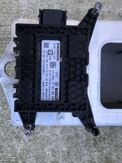 2018 Honda accord Touring cruise control radar sensor 36801-TVA-A16