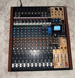 Model 16 16-Track Live Recorder & Mixing Console With Audio Interface