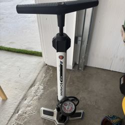 Schwinn Cyclone Plus floor bike pump.