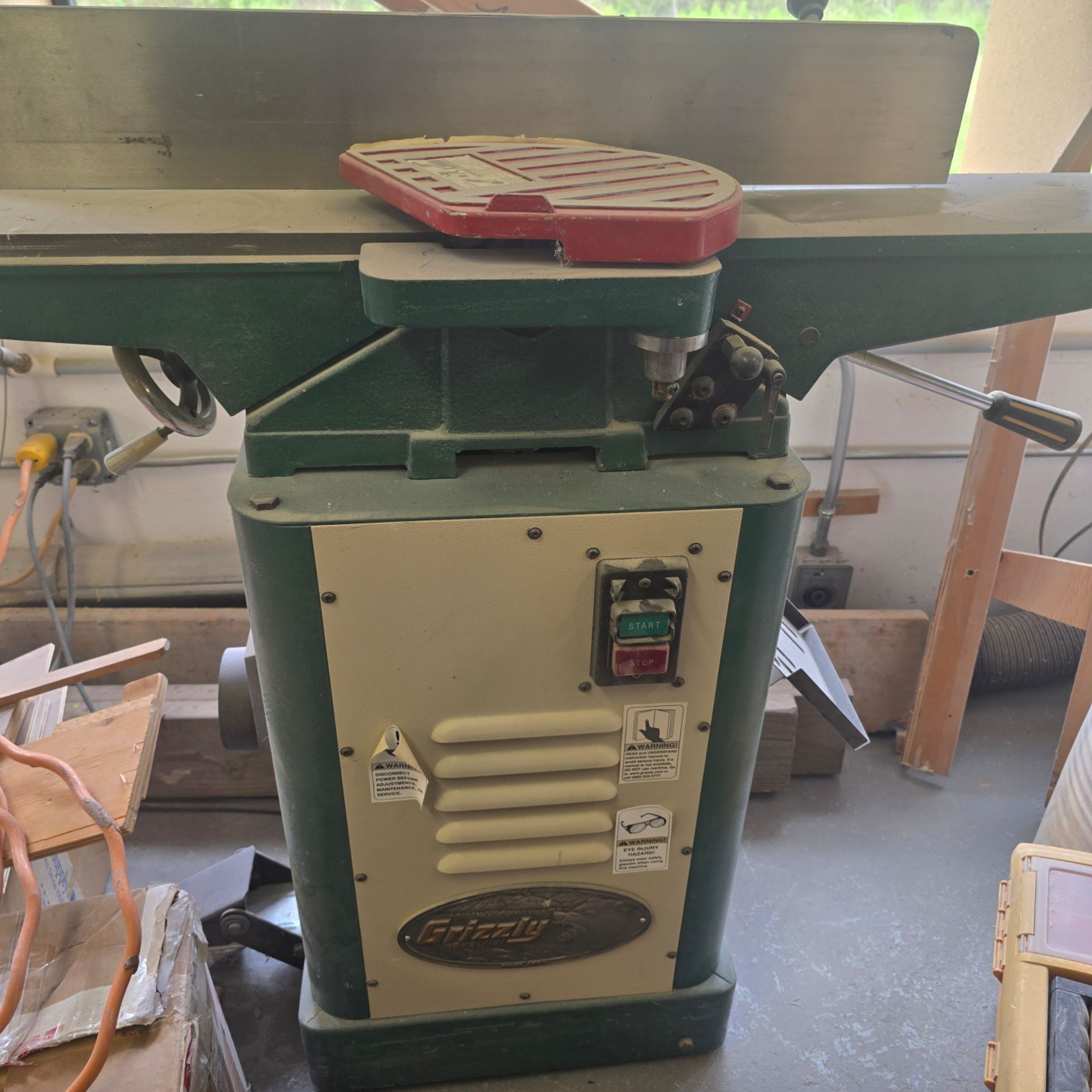 Grizzly 6" Jointer G0654 with mobile base