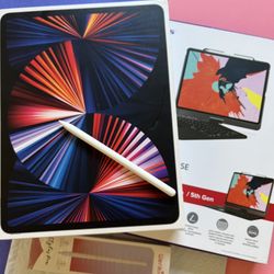 Apple iPad Pro 12.9” 5th Generation (2021 - M1 Chip) 256GB With Pen & Keyboard Case (1TB $890) 