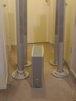 Subwoofer With 4 Tall Speakers